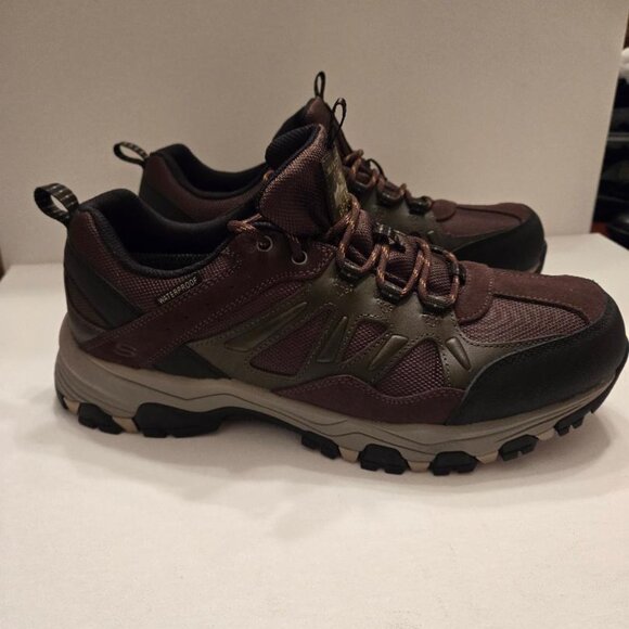 SKECHERS Mens Selmen-Enago Hiking Waterproof Shoe Brown